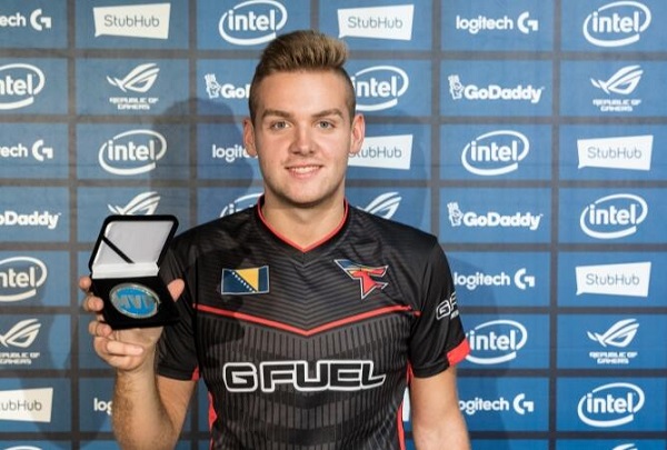 旅游与